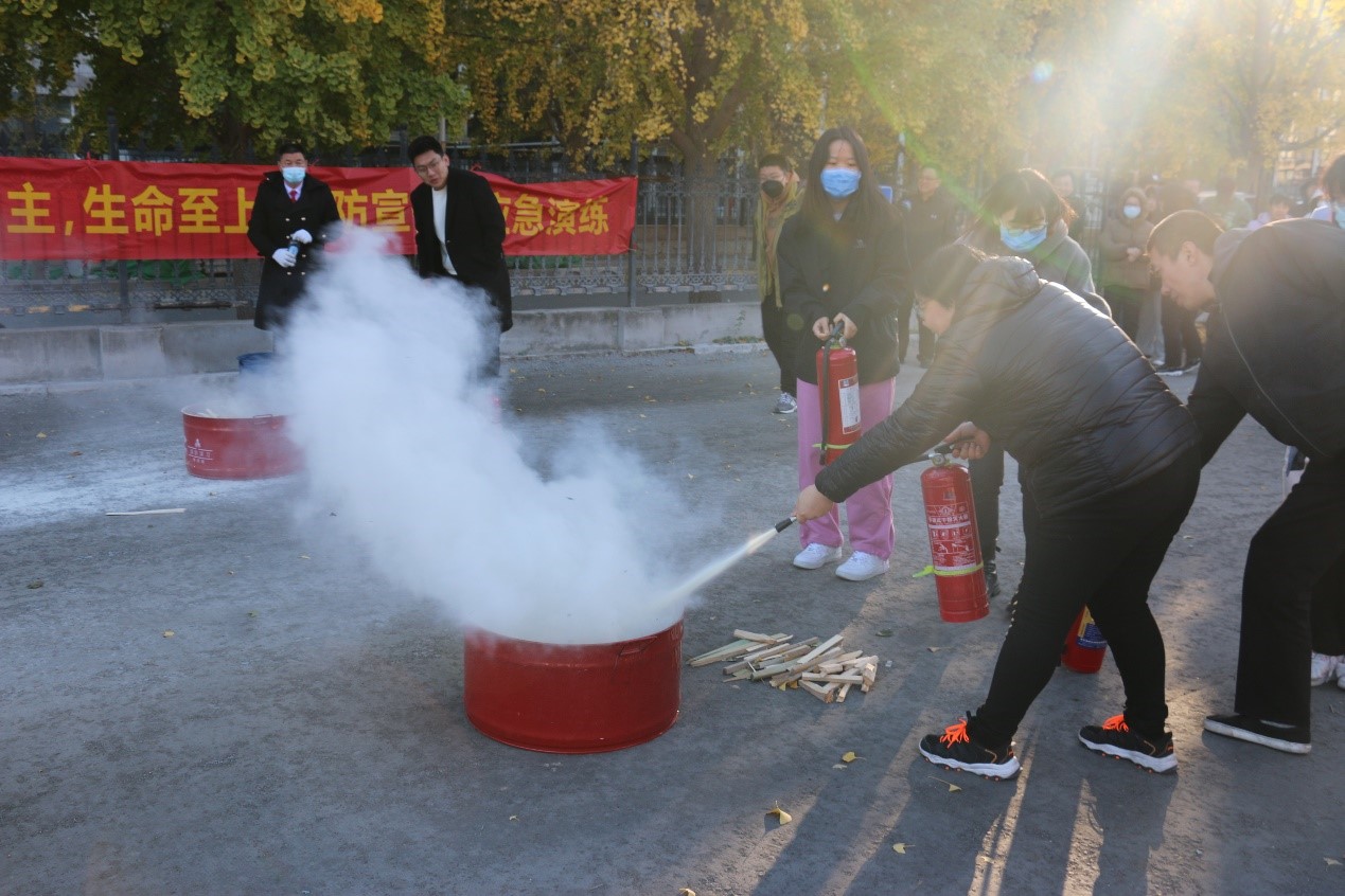 拉斯维加斯(官方认证网站)·made in las vegas组织开展&ldquo;预防为主，，，，，，，生命至上&rdquo;消防宣传应急演练