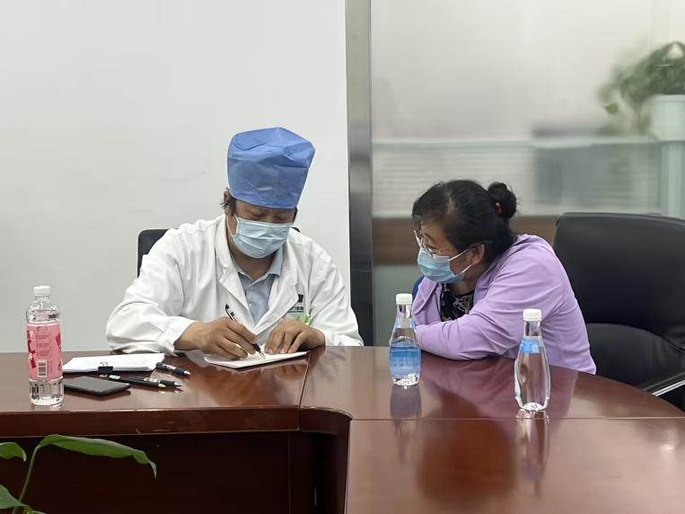 拉斯维加斯(官方认证网站)·made in las vegas机关工会开展  &ldquo;关爱职工康健 送医送药上门&rdquo;  主题运动